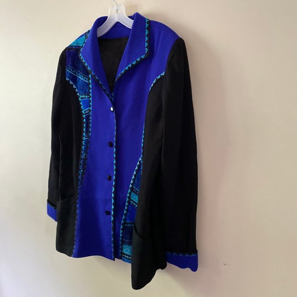 SARMITE:WEARABLE ART Statement Outerwear - Picture 4 of 13